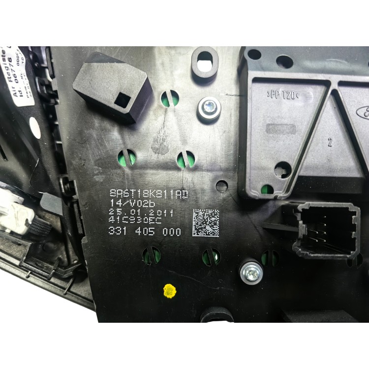 Πληκτρολόγιο Ραδιοφώνου Με Κωδικό 8A6T18K811AD Πληκτρολόγιο Ραδιοφώνου Με Κωδικό 8A6T18K811AD